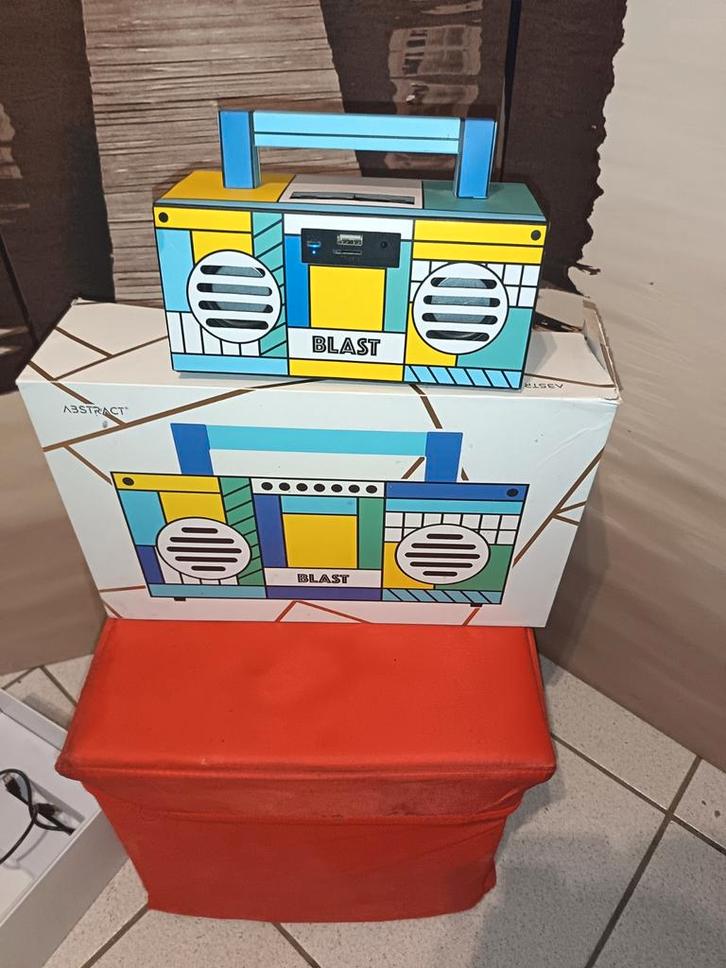 Ecofriendly Abstract BLAST retro boombox bluetooth speaker, Elektronische apparatuur, Overige elektronische apparatuur, Zo goed als nieuw