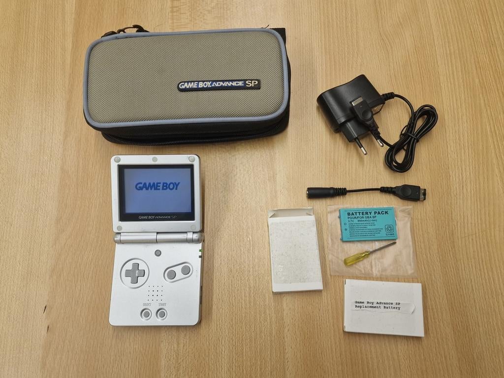 VASTE PRIJS voor de GBA SP met de accessoires voor = €200, Games en Spelcomputers, Spelcomputers | Nintendo Game Boy, Ophalen of Verzenden
