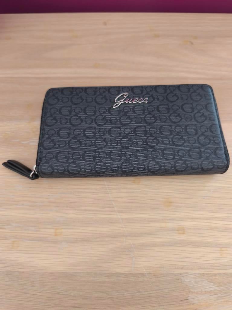 Portefeuille Guess noir monogramme chic zip luxe, Bijoux, Sacs & Beauté, Porte-monnaie & Portefeuilles, Noir, Guess