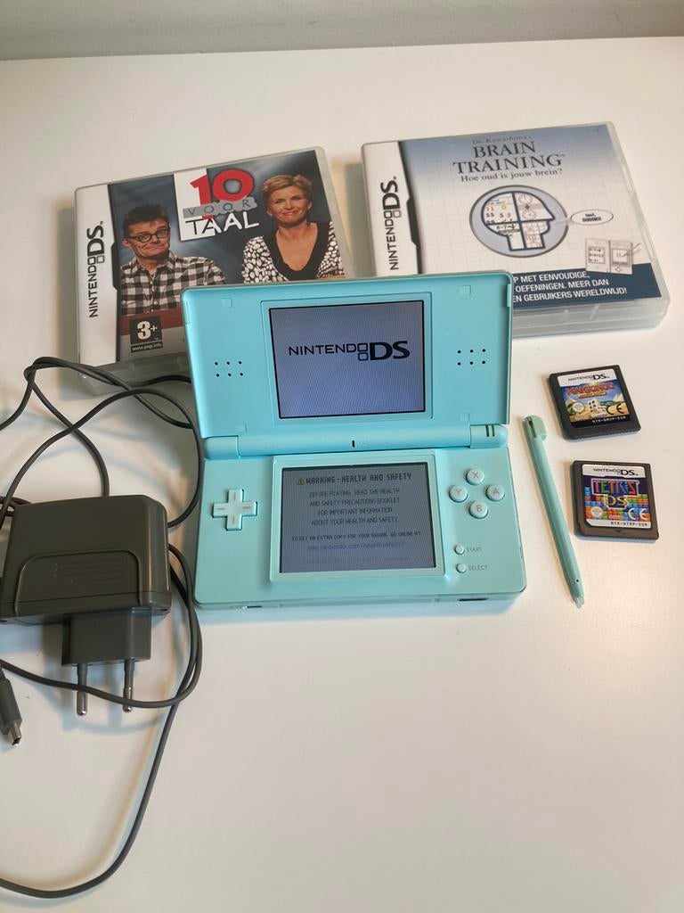 Nintendo DS Lite Console met spellen, Games en Spelcomputers, Spelcomputers | Nintendo DS, Zo goed als nieuw, DS Lite, Blauw, Met games