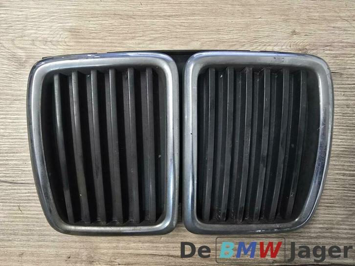 Grill midden zwart met chroom BMW 3-serie E30 51131916504, Auto-onderdelen, Carrosserie, BMW, Gebruikt, Ophalen of Verzenden
