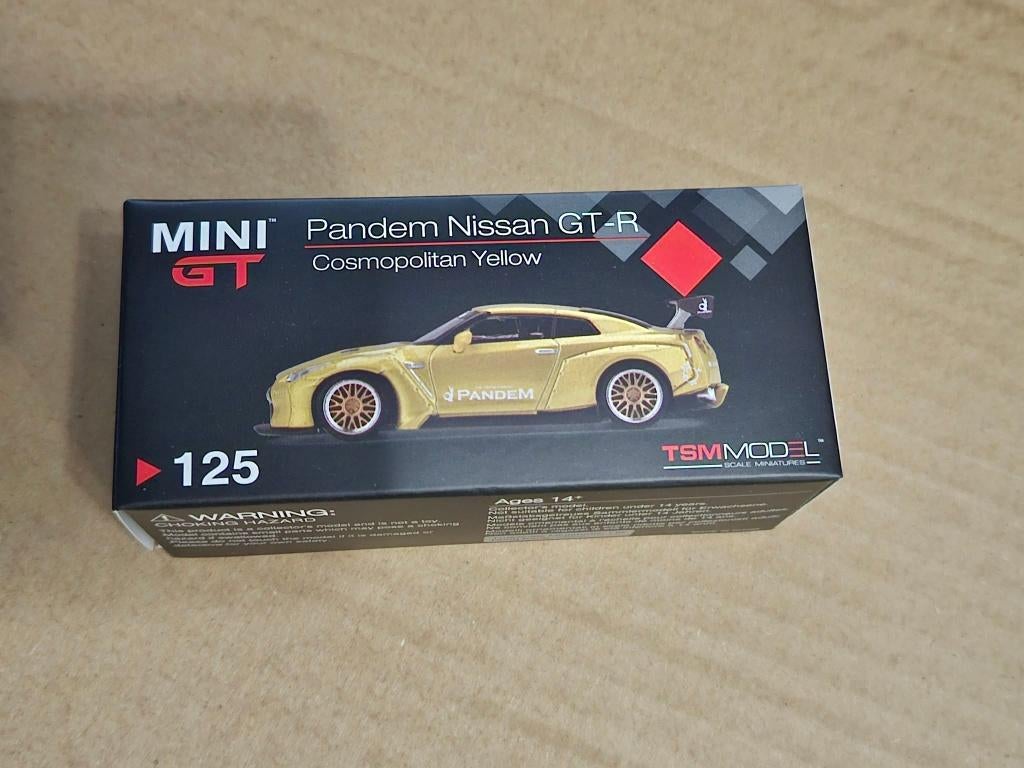 MiniGT #125 cosmopolitan yellow Pandem nissan GT-R, Enlèvement ou Envoi, Comme neuf, Voiture