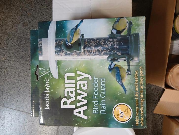 Voeding is nieuw, voedersilo's heel netjes onderhouden., Dieren en Toebehoren, Vogels | Toebehoren, Ophalen of Verzenden