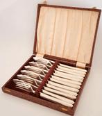 Service 12 couverts à poisson Maillechort Art déco 1928/32., Enlèvement ou Envoi, Argent