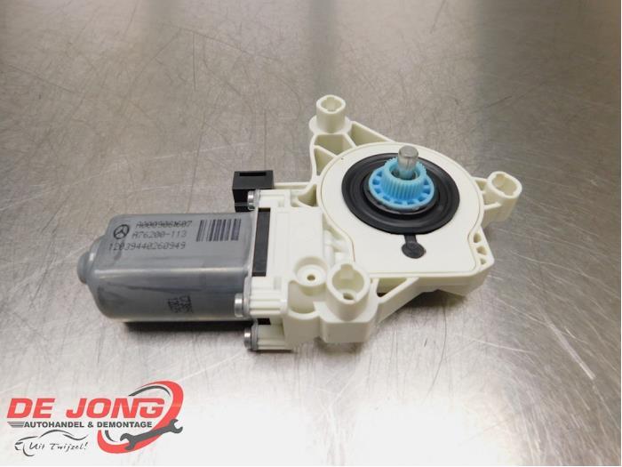 Moteur de vitre portière d'un Mercedes CLA, Autos : Pièces & Accessoires, 3 mois de garantie, Utilisé, -, -