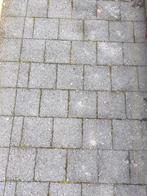 Voyelles libres, Enlèvement, Briques