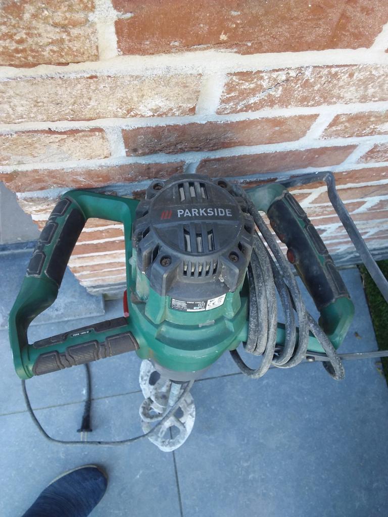 Hand betonmixer, Ophalen