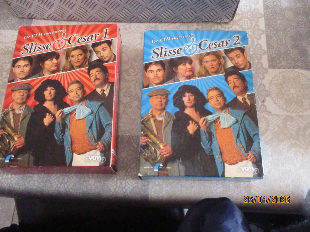 DVDs Slisse en Cesar serie 1 en 2, CD & DVD, DVD | TV & Séries télévisées, Enlèvement ou Envoi, Comme neuf, Comédie, Coffret