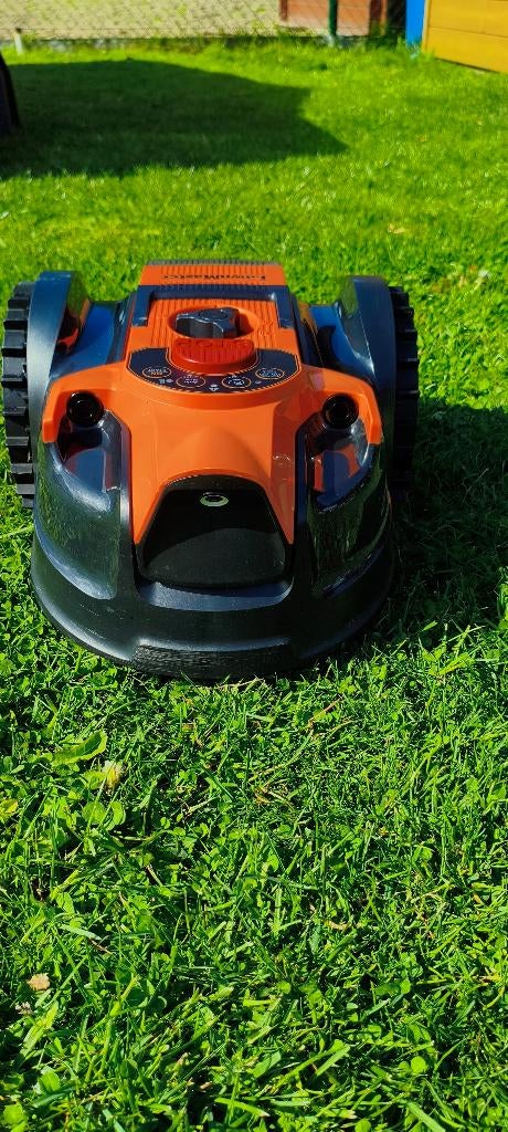 Robot maaier Lawnmaster DRAADLOOS!, Ophalen of Verzenden, Zo goed als nieuw, Minder dan 20 cm, Lawnmaster.