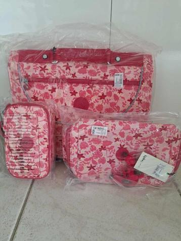 Cartable + plumier + sac repas Kipling Pink Leaves disponible aux enchères