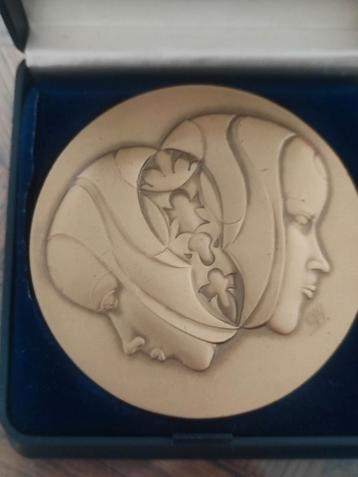 Médaille Athéna, Enlèvement ou Envoi