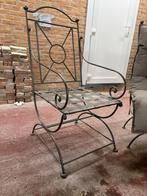 ijzeren stoelen. 2 met arm leining en 4 zonder, Huis en Inrichting, Stoelen, Ophalen, Gebruikt, Overige kleuren, Landelijk