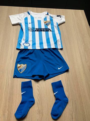Voetbaltenue Malaga Nieuw beschikbaar voor biedingen