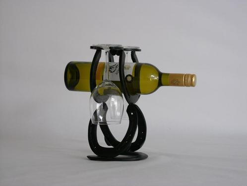 Hoefijzer wijnhouder voor 2 glazen en 1 fles, Maison & Meubles, Accessoires pour la Maison | Porte-bouteilles, Neuf, Moins de 50 cm