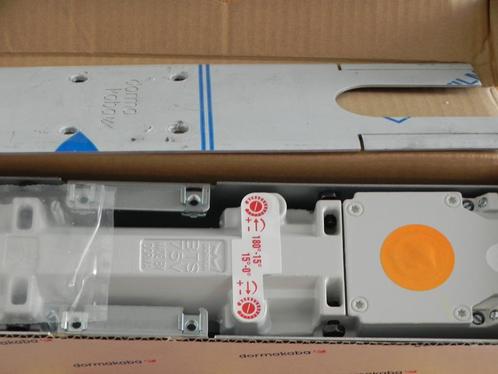 DORMAKABA BTS 75V vloerveer nieuw met afdekplaat, Doe-het-zelf en Bouw, Hang- en Sluitwerk, Nieuw, Scharnier, Inox, Ophalen