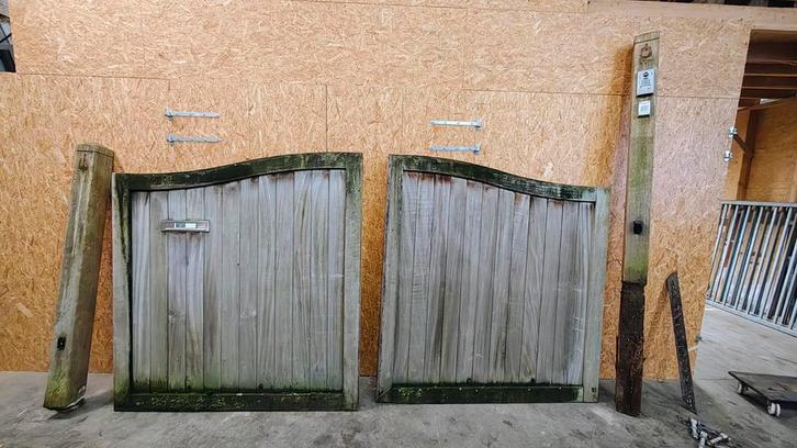 Dubbele padouk houten vleugelpoort met brievenbus, Tuin en Terras, Tuinpoorten