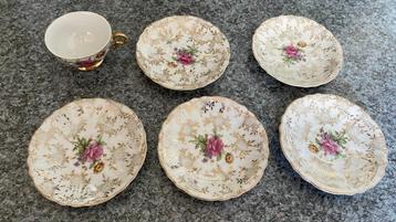 oud servies beschikbaar voor biedingen