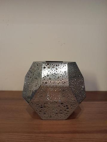 TOM DIXON „Etch” stalen kandelaar beschikbaar voor biedingen