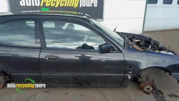 Portier 2Deurs rechts van een Toyota Corolla (FR16) beschikbaar voor biedingen