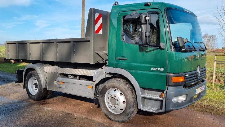 Mercedes vrachtwagen met containersysteem, Auto's, Vrachtwagens, Particulier, Mercedes-Benz, Diesel, Euro 3, 3 deurs, Handgeschakeld