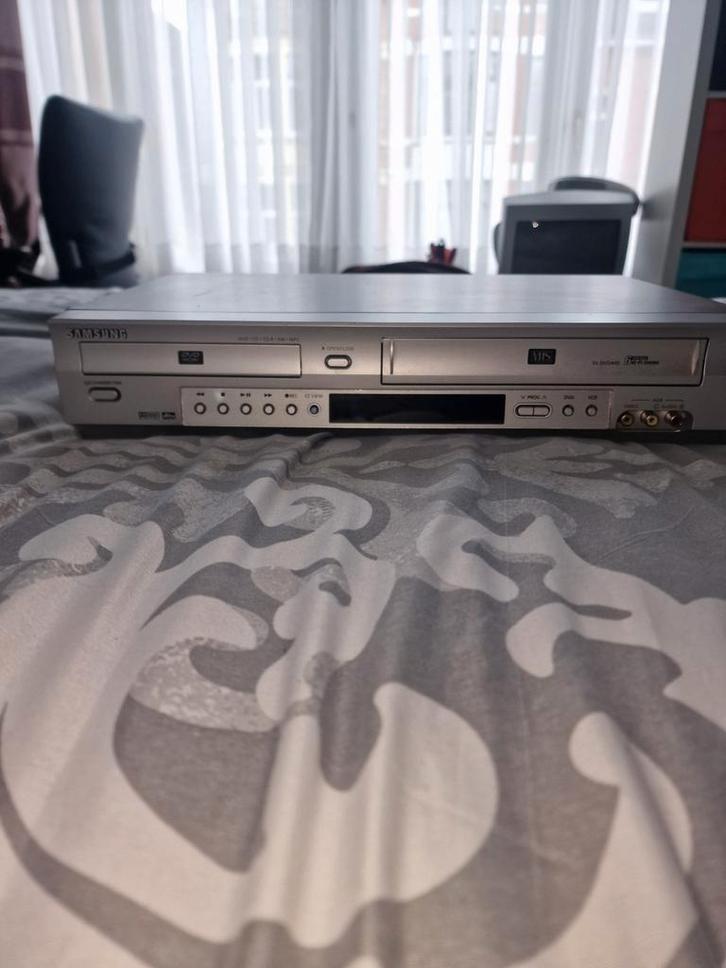 Lecteur VHS / DVD Samsung SV-DVD440, TV, Hi-fi & Vidéo, Lecteurs DVD, Samsung, Enlèvement ou Envoi