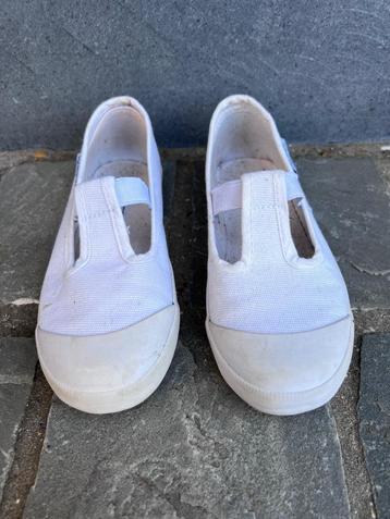 Turn schoenen  beschikbaar voor biedingen