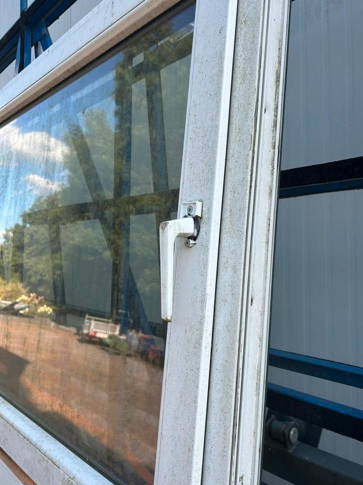 Raam met 2 vleugels, Doe-het-zelf en Bouw, Raamkozijnen en Schuifdeuren, Zo goed als nieuw, Kunststof, 150 tot 225 cm, 150 tot 225 cm