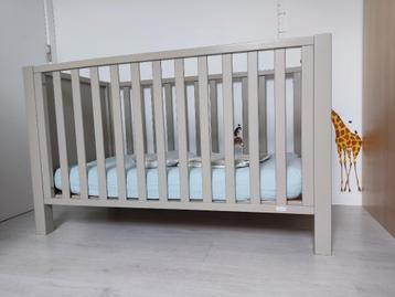 Ledikant Quax met accessoires beschikbaar voor biedingen