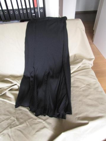 kleding lange wollen rok beschikbaar voor biedingen