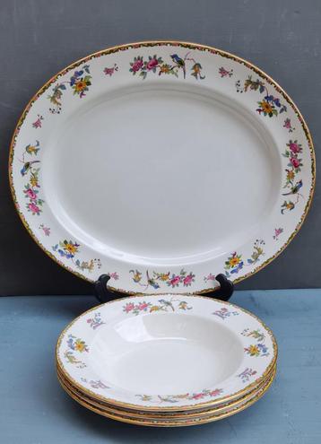 Rare assiette en porcelaine Royal Grafton Bone + 3 assiettes disponible aux enchères