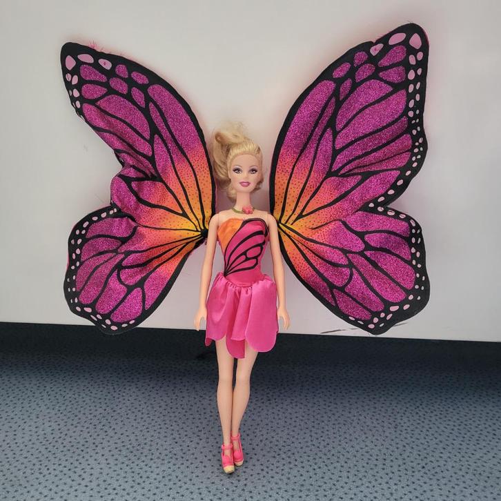 Barbie Mariposa Mattel-pop met kledingmaten, Kinderen en Baby's, Speelgoed | Poppen, Zo goed als nieuw, Barbie, Ophalen