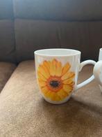4 tasses à café motif tournesols, Huis en Inrichting, Keuken | Servies, Zo goed als nieuw