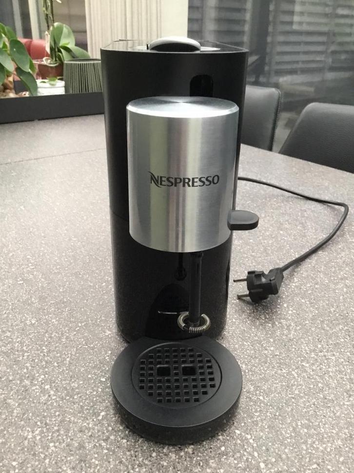 Nespresso Krups XN890, Elektronische apparatuur, Koffiezetapparaten, Gebruikt, Koffiepads en cups, Koffiemachine, Afneembaar waterreservoir