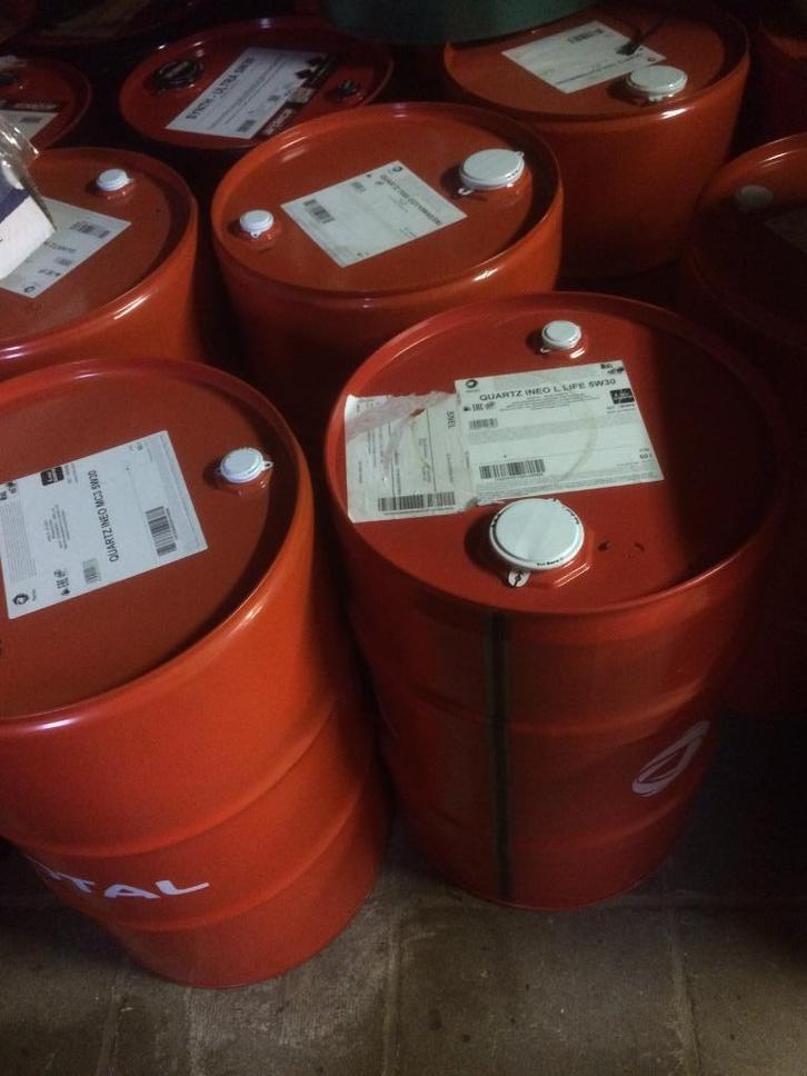 Synthetische motor olie total quartz ineo mc3 of ll 5w30, Auto diversen, Onderhoudsmiddelen, Ophalen of Verzenden