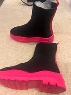 Zwarte schoenen met roze zolen, Nieuw, Ophalen of Verzenden, Roze