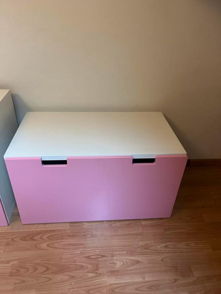 Roze opbergkist en kadekast zeer goed merk stuva, Kinderen en Baby's, Kinderkamer | Overige Meubels, Zo goed als nieuw, Ophalen
