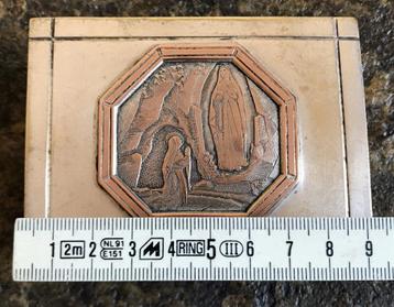 Vintage Lourdes juwelendoosje met madonna relief  ca.9 cm beschikbaar voor biedingen