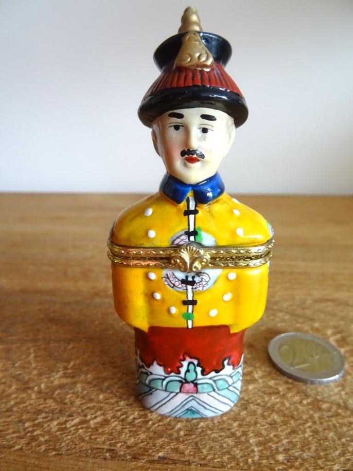 Chinees porselein, snuifdoosje: leuk pillendoosje, Antiek en Kunst, Kunst | Niet-Westerse kunst, Ophalen of Verzenden