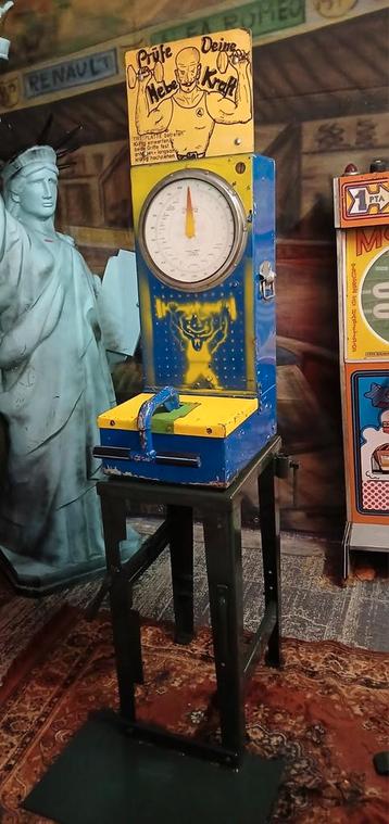 Boxbal krachtmeter kermis attractie  beschikbaar voor biedingen