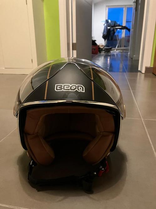 Nieuwe helm - Beon - Maat XS/ Extra Small - Mat zwart, Fietsen en Brommers, Brommerhelmen, Zo goed als nieuw, Small, Ophalen