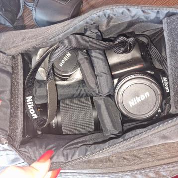"Nikon F50 filmcamera met 2 lenzen + Sony Handycam + tassen  beschikbaar voor biedingen