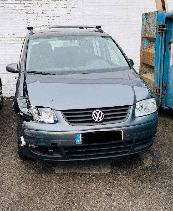 Vw Touran 1.9TDi* 2005* 220.000km* 5P* démarre et roule, Auto's, Volkswagen, Bedrijf, Touran, Diesel, Monovolume, 5 deurs, Handgeschakeld