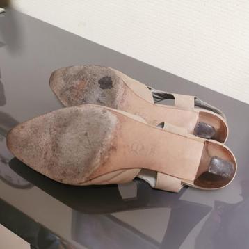 Sandale élégant Italienne  tout cuir beige beschikbaar voor biedingen
