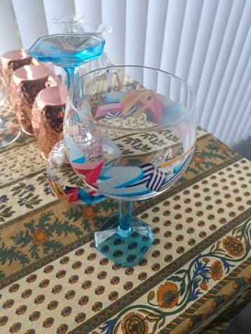 Verschillende glazen oa. Bombay Sapphire. Zie omschrijving  beschikbaar voor biedingen
