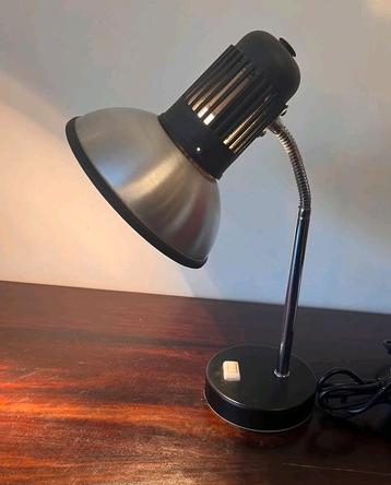 VINTAGE  RETRO  BUREAULAMP  beschikbaar voor biedingen