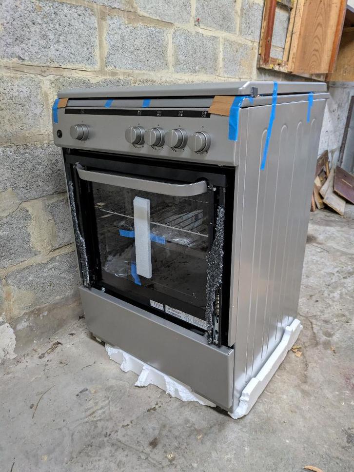 Cuisinière au gaz 4 foyers, four, catalyse - Valberg - NEUVE, Elektronische apparatuur, Fornuizen, Nieuw, Tussenbouw, Gas, 4 kookzones