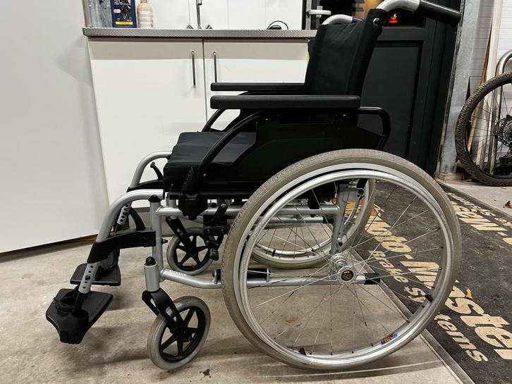 rolstoel Breezy UniX 2, Diversen, Rolstoelen, Zo goed als nieuw, Handbewogen rolstoel, Inklapbaar, Ophalen