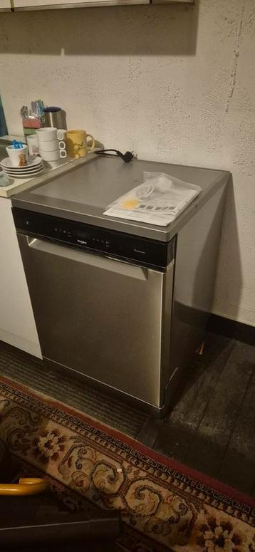 Whirlpool vaatwasser weg wegens verhuis beschikbaar voor biedingen