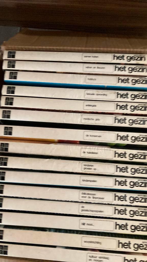 Het gezin. Reeks ontdekking van de wereld., Boeken, Geschiedenis | Nationaal, Zo goed als nieuw, Ophalen