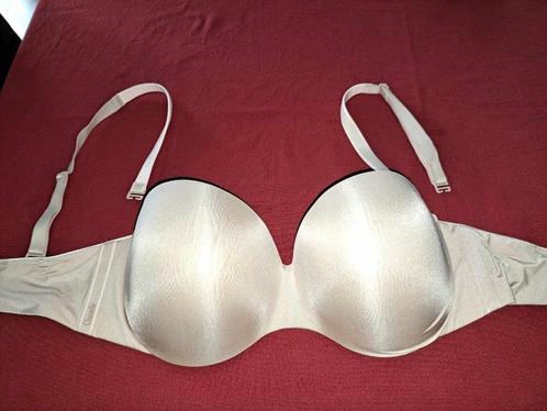 Chantelle shirt bra, ook strapless, invisible, 75E, Vêtements | Femmes, Sous-vêtements & Lingerie, Soutien-gorge, Enlèvement ou Envoi